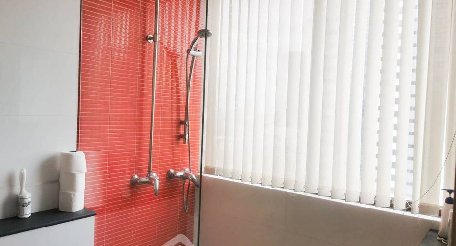 For sale 3 bedrooms condo in Watthana, Bangkok