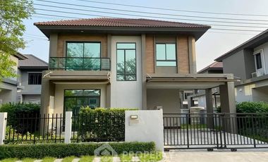 Haus zum Kauf mit 3 Zimmer in Saphan Sung, Bangkok