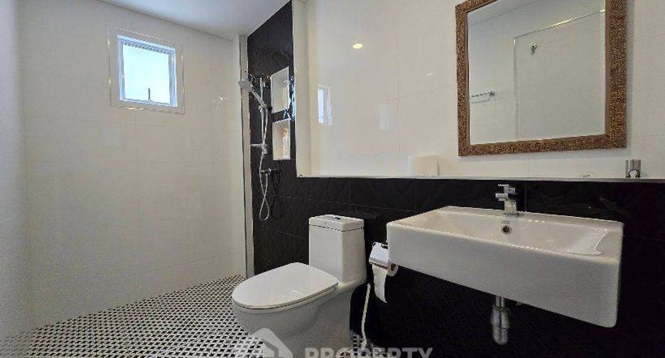 Haus zum Kauf mit 5 Zimmer in Sai Mai, Bangkok