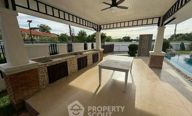 For sale 4 bedrooms villa in Huay Yai, Pattaya
