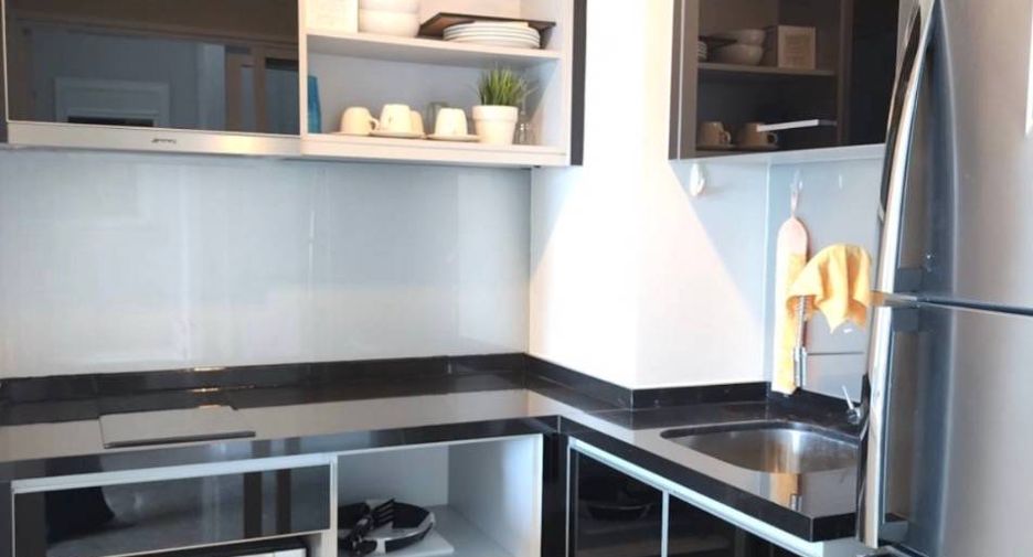 For sale 1 bed condo in Khlong Toei, Bangkok