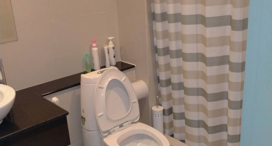 For sale 3 bedrooms condo in Khlong Toei, Bangkok