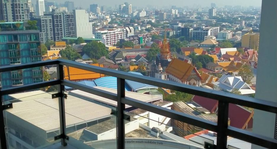 For sale 3 bedrooms condo in Khlong Toei, Bangkok