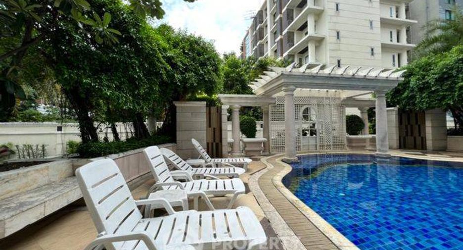 For sale 2 bedrooms condo in Khlong Toei, Bangkok