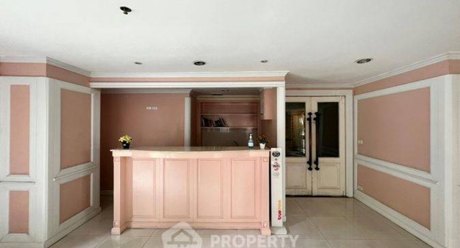 For sale 2 bedrooms condo in Khlong Toei, Bangkok