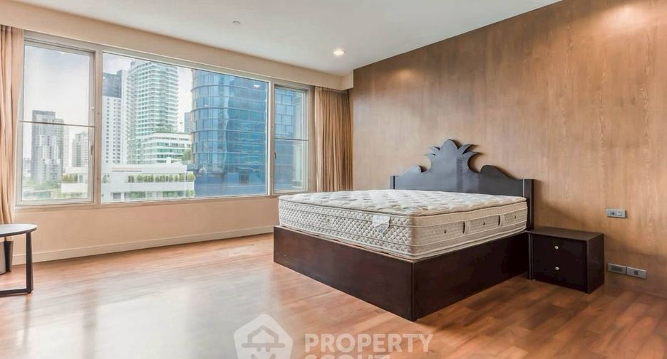 Condo en alquiler de 3 habitaciones en Watthana, Bangkok
