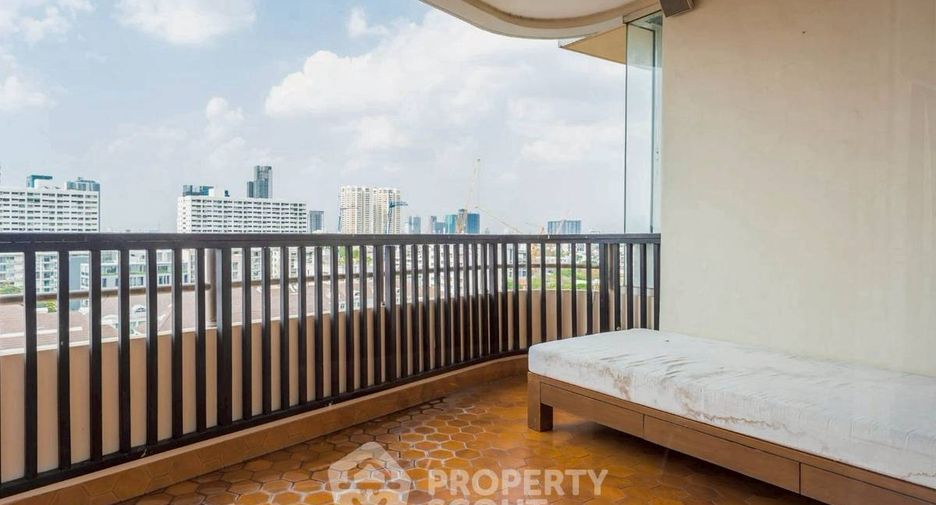 Condo en alquiler de 3 habitaciones en Watthana, Bangkok