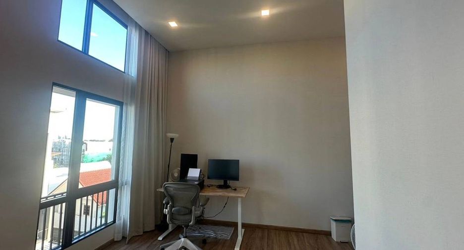 For rent 3 bedrooms townhouse in Chatuchak, Bangkok