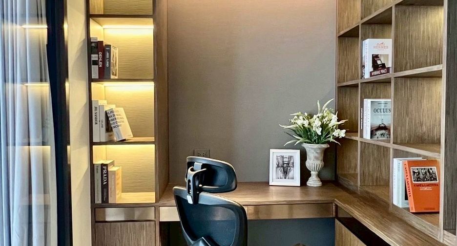 For rent 2 bedrooms condo in Watthana, Bangkok