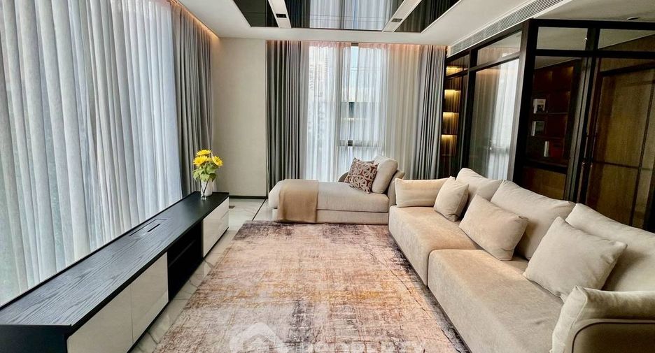 For rent 2 bedrooms condo in Watthana, Bangkok