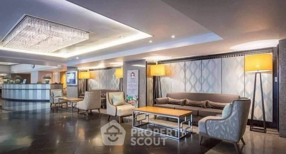 For rent 3 bedrooms condo in Khlong Toei, Bangkok