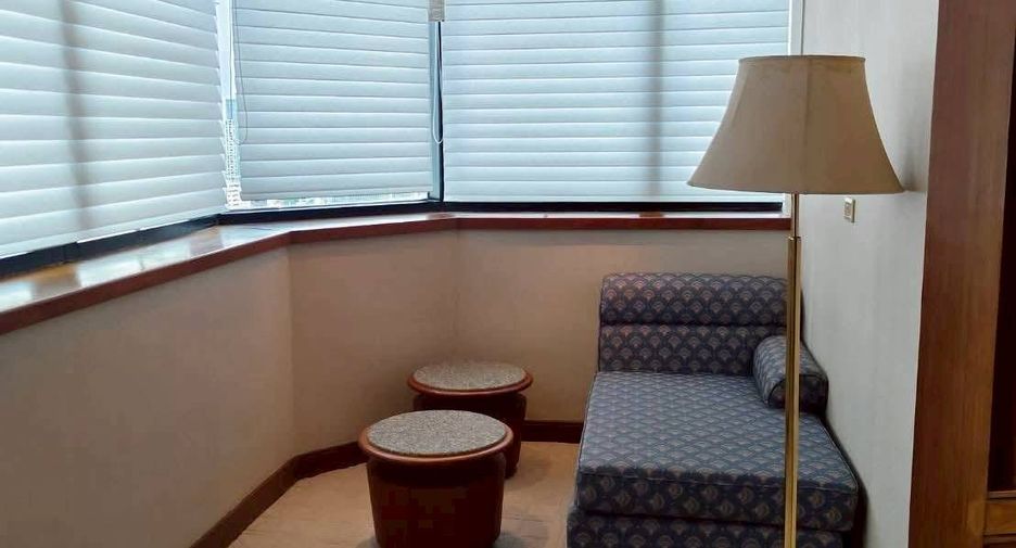 For rent 3 bedrooms condo in Khlong Toei, Bangkok