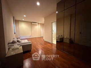 For rent 5 bedrooms house in Khan Na Yao, Bangkok