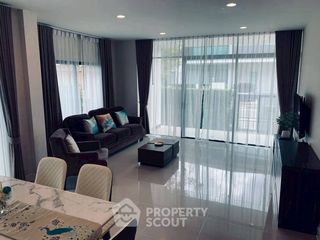 Casa en alquiler de 4 habitaciones en Bang Kapi, Bangkok