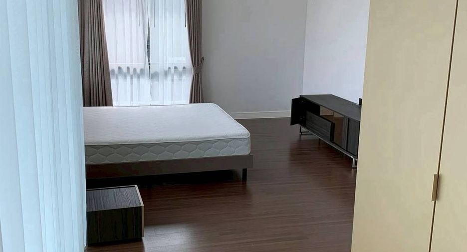 Haus zur Miete mit 4 Zimmer in Bang Kapi, Bangkok