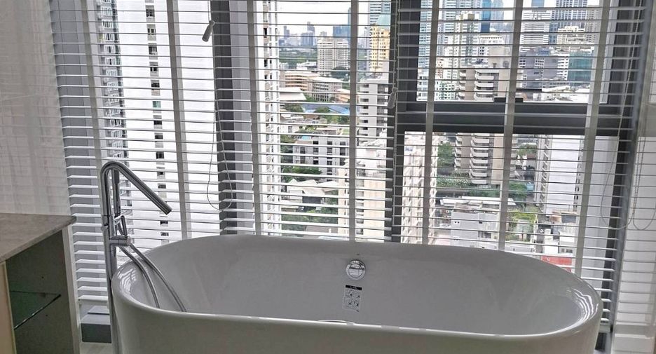 Wohnung zur Miete mit 3 Zimmer in Khlong Toei, Bangkok