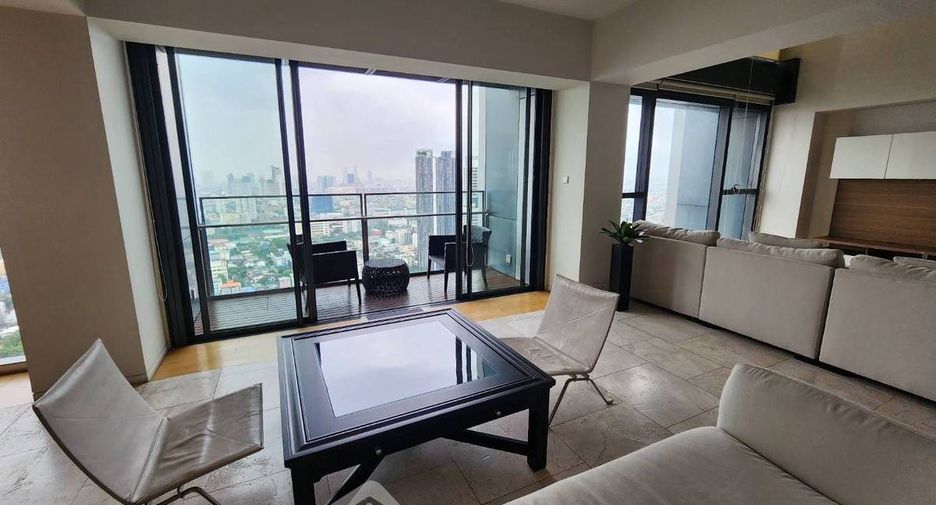 For rent 4 bedrooms condo in Sathon, Bangkok