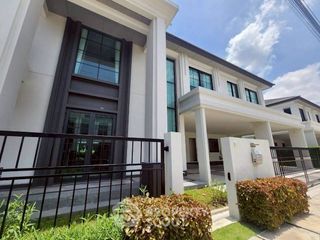 Аренда 5 спальни дом в Bang Phli, Самутпракан