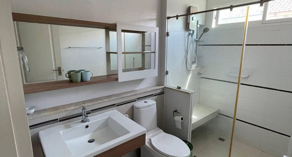 For rent 3 bedrooms house in Bang Kapi, Bangkok