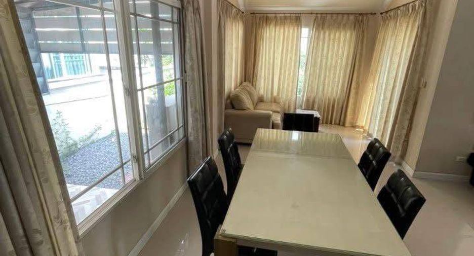 For rent 3 bedrooms house in Bang Kapi, Bangkok