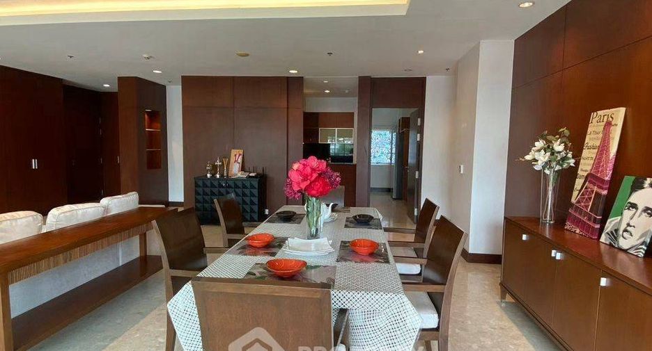 For rent 4 bedrooms condo in Pathum Wan, Bangkok