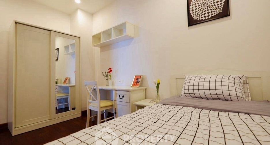 For rent 2 bedrooms condo in Watthana, Bangkok