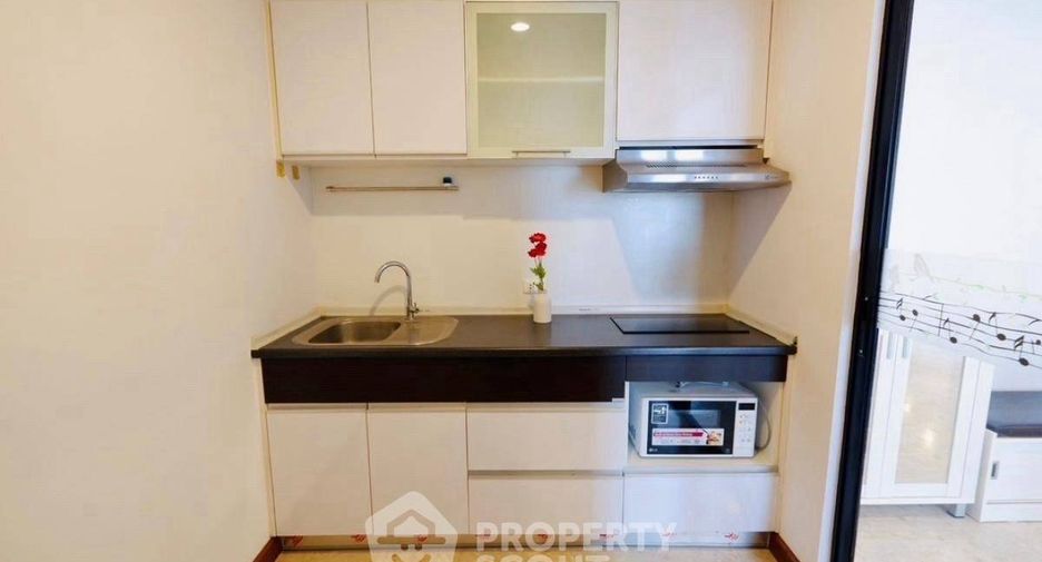 For rent 2 bedrooms condo in Watthana, Bangkok