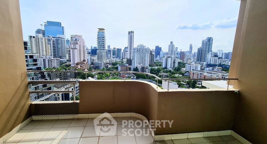 For rent 2 bedrooms condo in Watthana, Bangkok