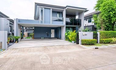 For rent 4 bedrooms house in Bang Kapi, Bangkok