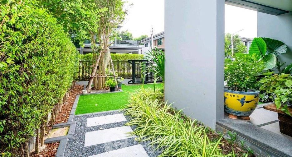 For rent 4 bedrooms house in Bang Kapi, Bangkok