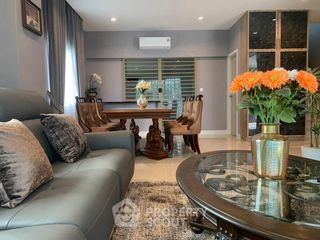 For rent 4 bedrooms house in Saphan Sung, Bangkok