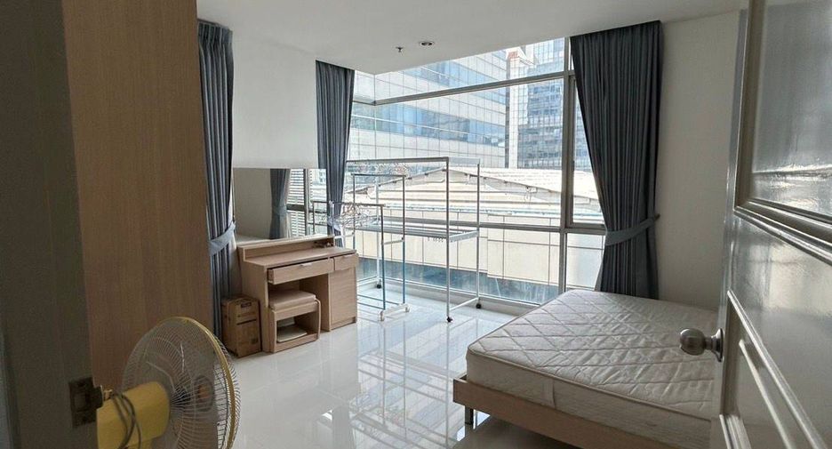 For rent 1 bed condo in Watthana, Bangkok