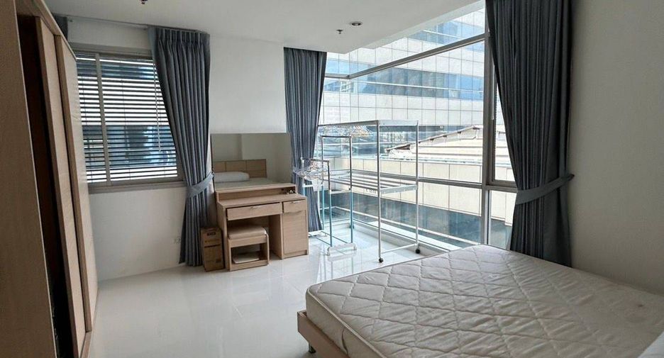 For rent 1 bed condo in Watthana, Bangkok