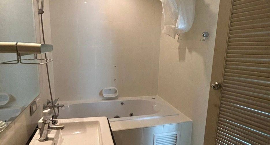 For rent 1 bed condo in Watthana, Bangkok