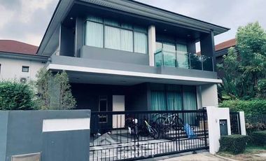 For rent 4 bedrooms house in Bang Kapi, Bangkok