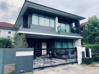 For rent 4 bedrooms house in Bang Kapi, Bangkok