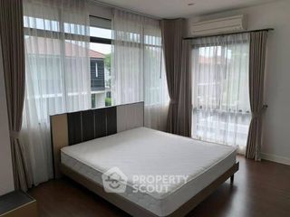 For rent 4 bedrooms house in Bang Kapi, Bangkok
