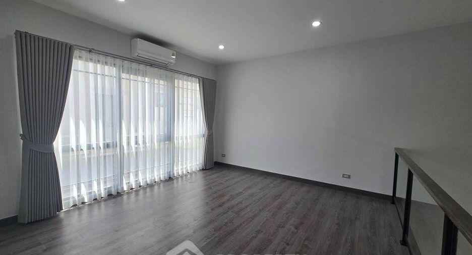 For rent 2 bedrooms house in Suan Luang, Bangkok