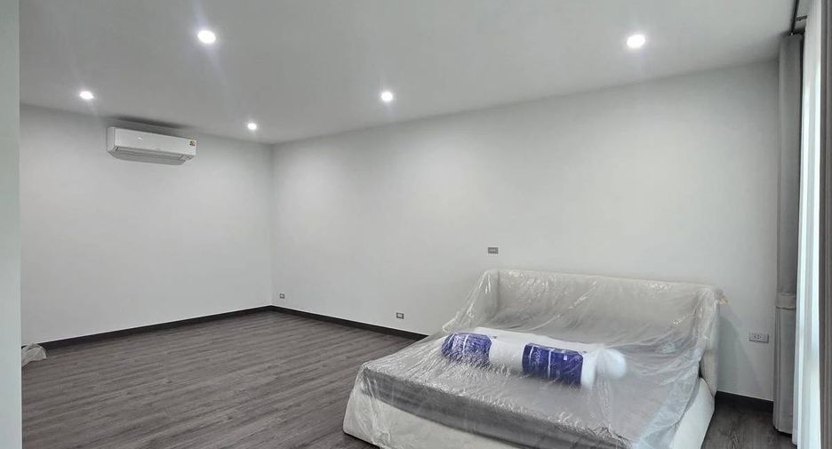 For rent 2 bedrooms house in Suan Luang, Bangkok