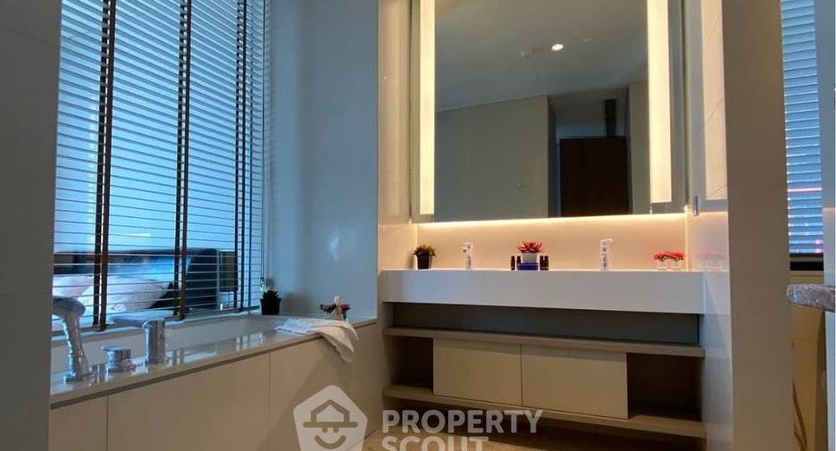 For rent 2 bedrooms condo in Watthana, Bangkok