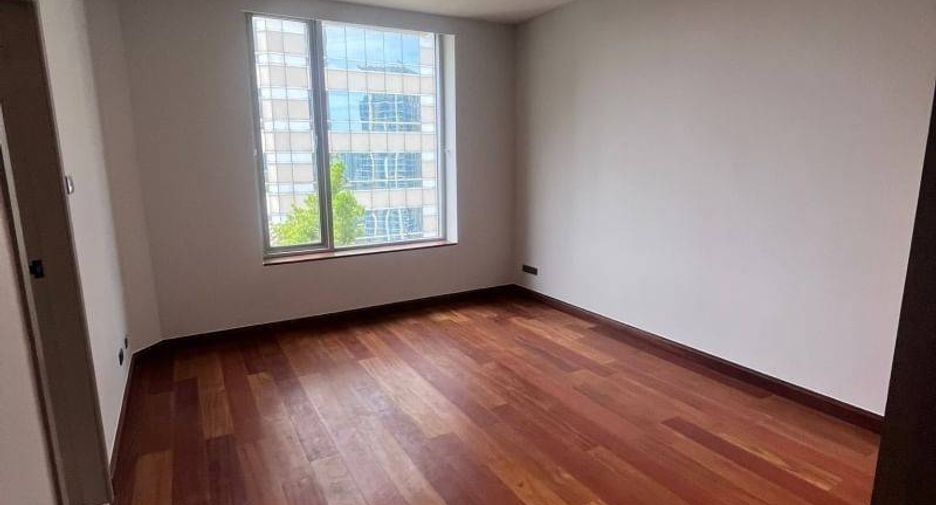 Condo en alquiler de 3 habitaciones en Pathum Wan, Bangkok