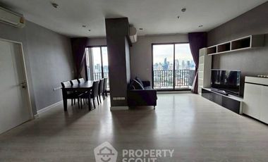 For rent 3 bedrooms condo in Watthana, Bangkok