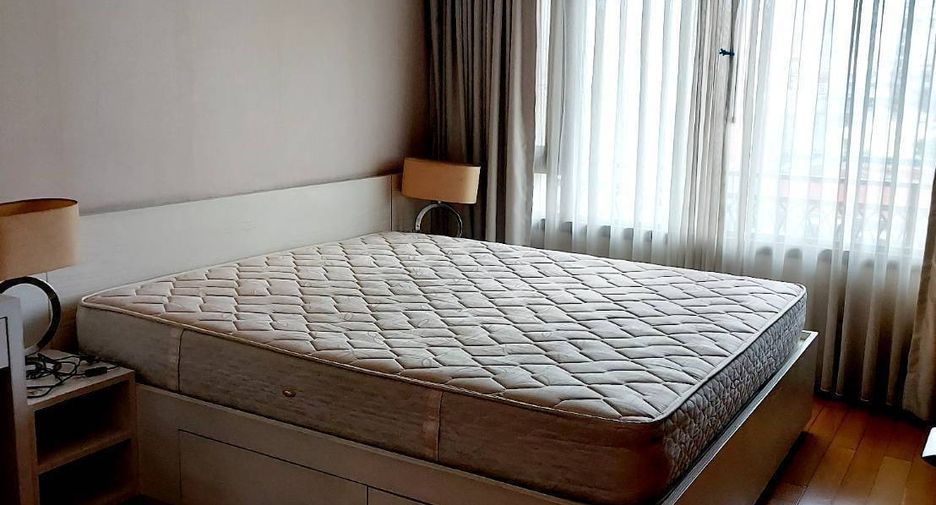 For rent 2 bedrooms condo in Pathum Wan, Bangkok
