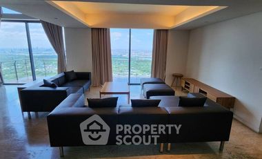 For rent 4 bedrooms condo in Yan Nawa, Bangkok