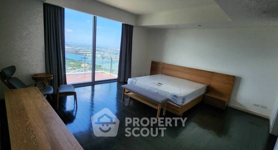 For rent 4 bedrooms condo in Yan Nawa, Bangkok