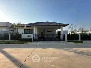 Haus zur Miete mit 3 Zimmer in Bang Lamung, Chonburi