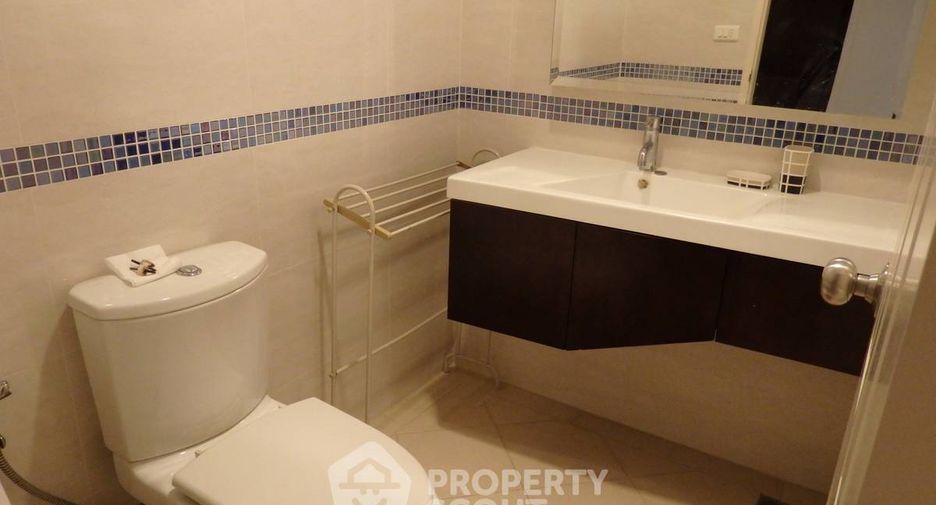 For rent 2 bedrooms condo in Khlong Toei, Bangkok