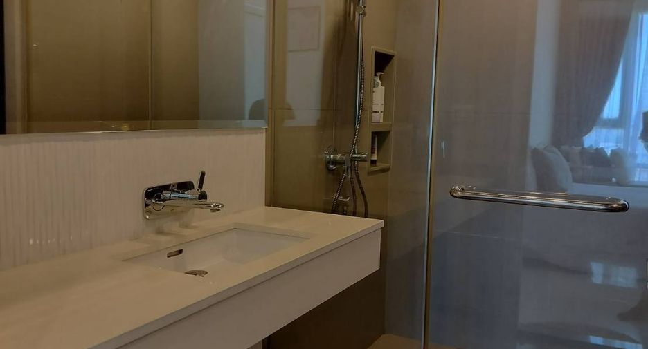 For sale 1 bed condo in Khlong Toei, Bangkok