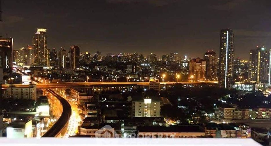 For sale 1 bed condo in Phra Khanong, Bangkok