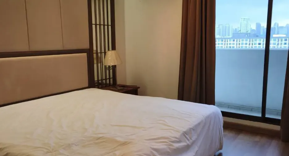 For rent 1 bed condo in Phra Khanong, Bangkok